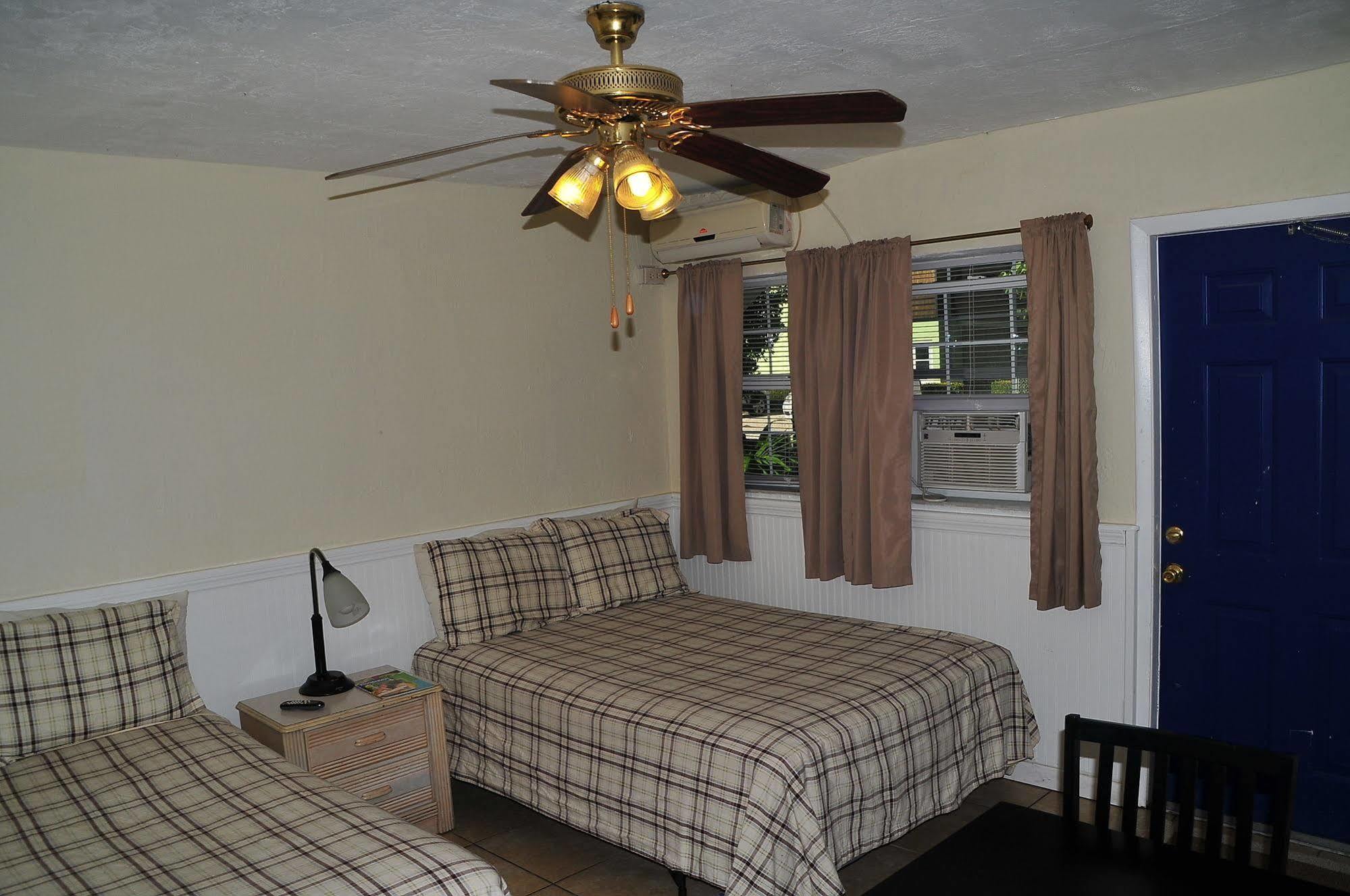 Conch On Inn Motel Tavernier ภายนอก รูปภาพ